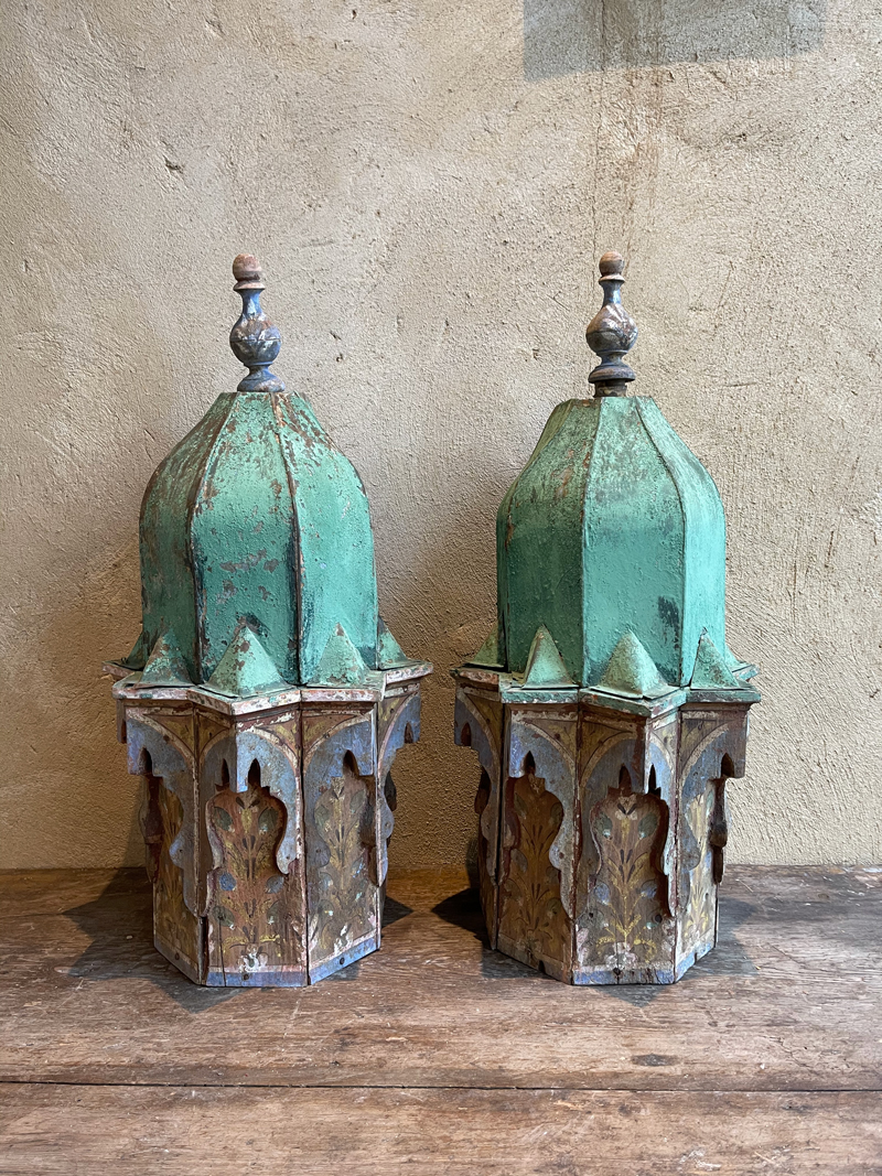 Paar Moorse Ornamenten